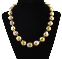 Golden color Wrinkle Pearls necklace