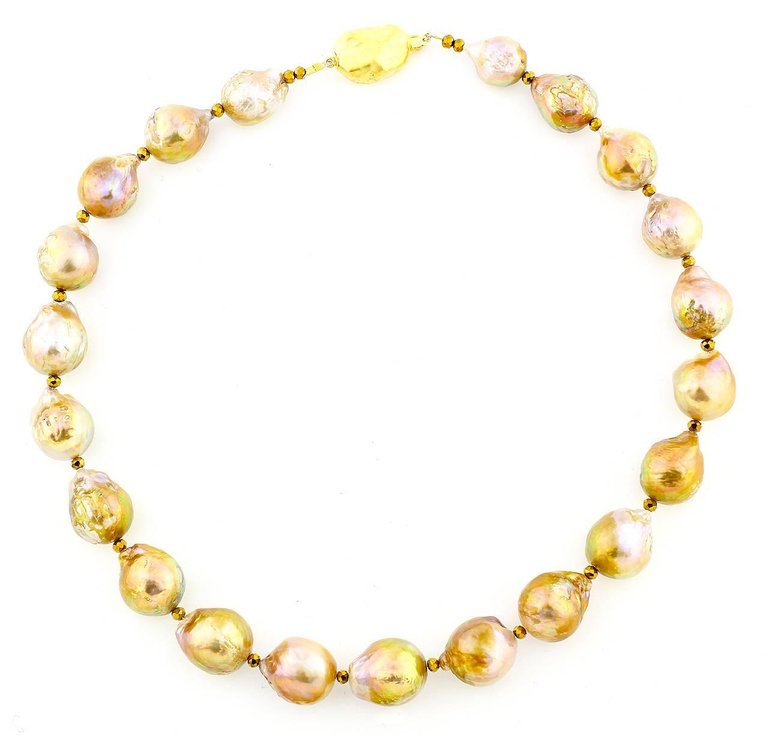Stunning golden wrinkle Pearl necklace