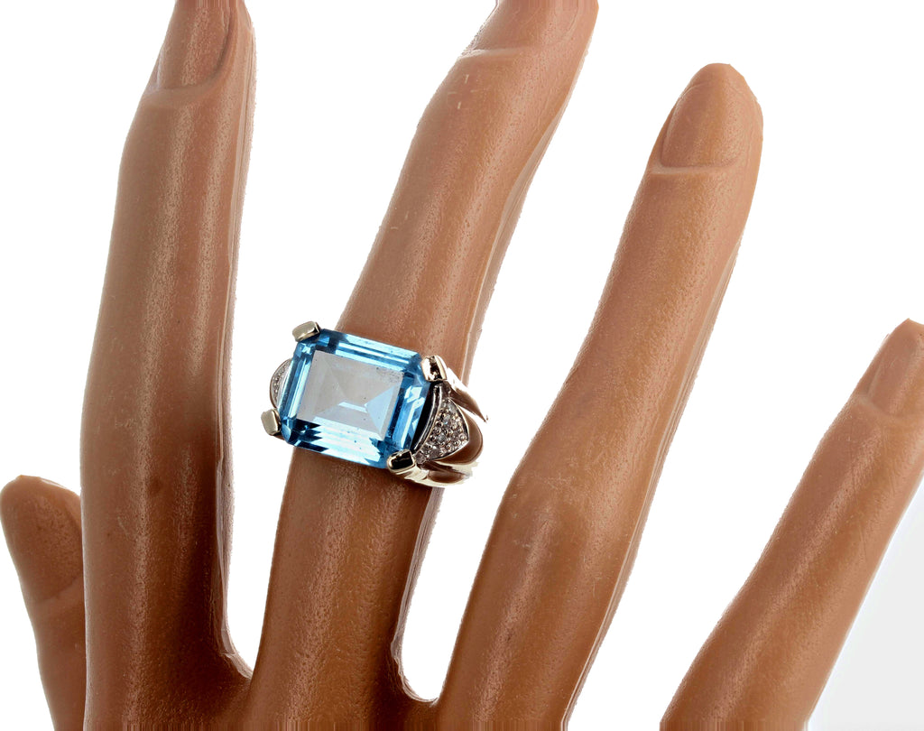 9 Carat Blue Topaz and Diamond White Gold Ring