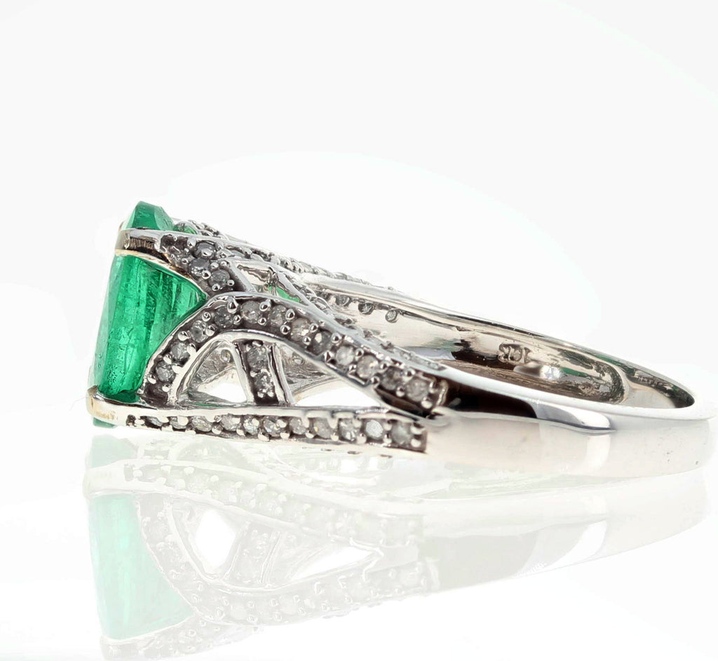 Colombian Emerald and Diamond Gold Ring