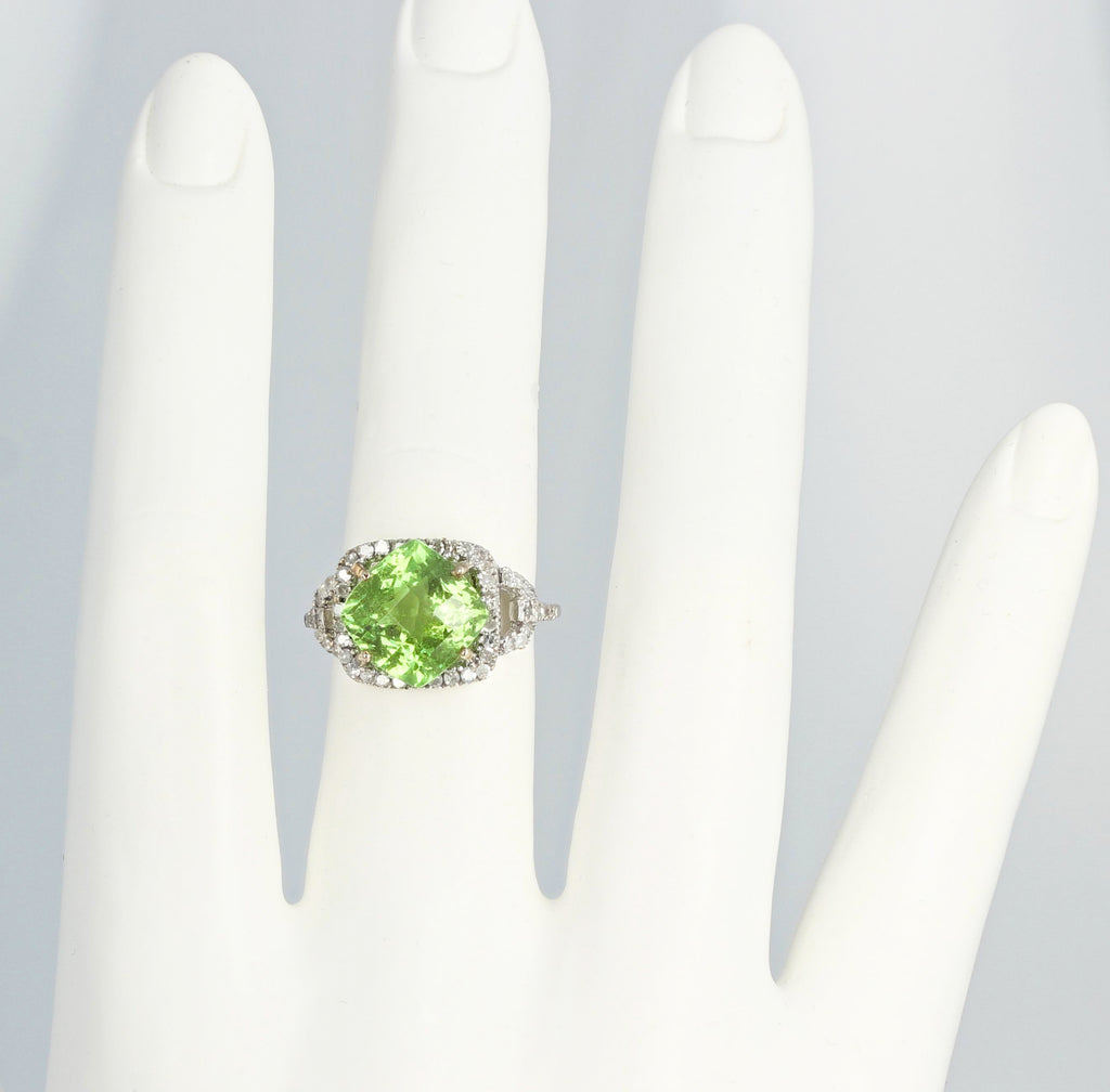 Green Tourmaline and Diamond White Gold Ring